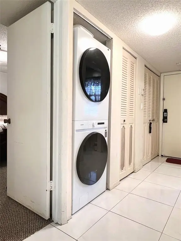 Tamarac, FL 33321,8305 NW 61st St #209