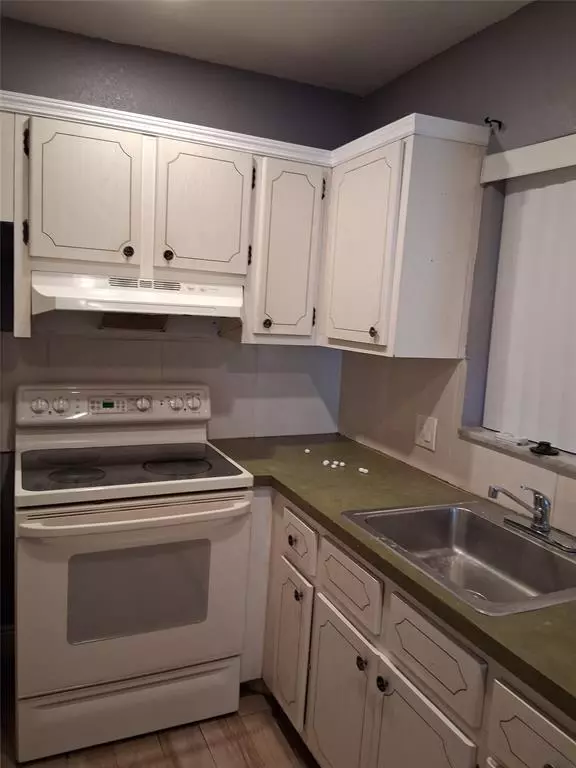 Lauderhill, FL 33313,1320 NW 43rd Ter