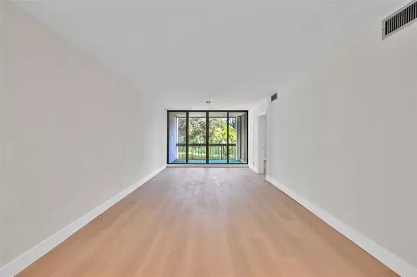 Coral Springs, FL 33065,8411 Forest Hills Dr #206