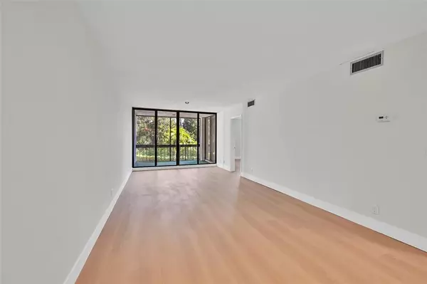 Coral Springs, FL 33065,8411 Forest Hills Dr #206