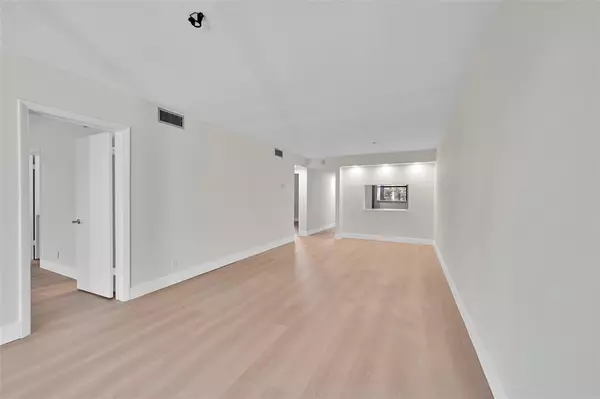 Coral Springs, FL 33065,8411 Forest Hills Dr #206