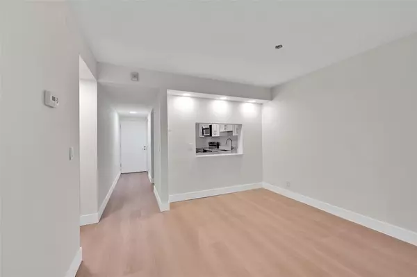 Coral Springs, FL 33065,8411 Forest Hills Dr #206