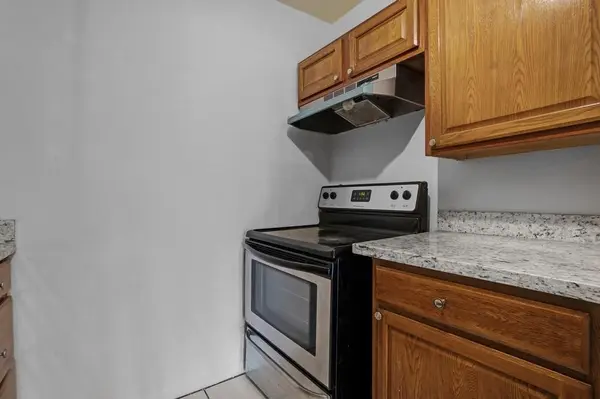 Lauderdale Lakes, FL 33311,2424 NW 39th Way #202