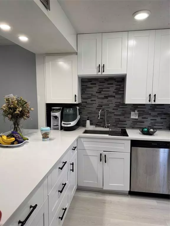 Sunrise, FL 33351,4070 Sierra Terrace