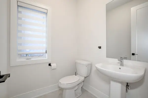 East Gwillimbury, ON L9N 1S4,106 Angus Morton CRES