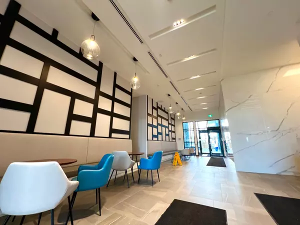 Barrie, ON L9J 0K1,681 Yonge ST #222