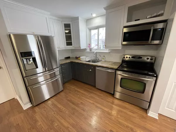 7 Burbank Pl (Main) PL, Barrie, ON L4M 2S8