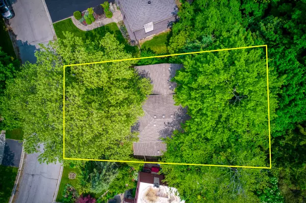 Oakville, ON L6J 5K8,455 Canterbury CRES