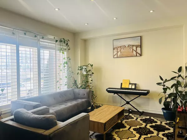 Oakville, ON L6M 0P8,571 Sixteen Mile DR