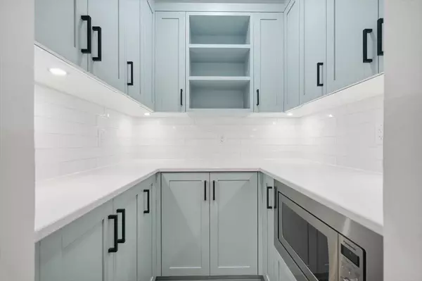 Orleans - Convent Glen And Area, ON K1W 0R4,296 Cornice ST