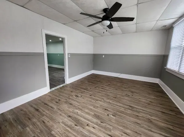 1792 Longwoods RD, Southwest Middlesex, ON N0L 2N9