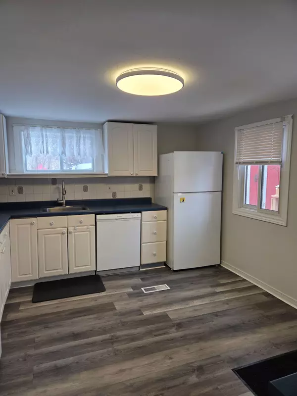 Brockville, ON K6V 5B3,103 John ST