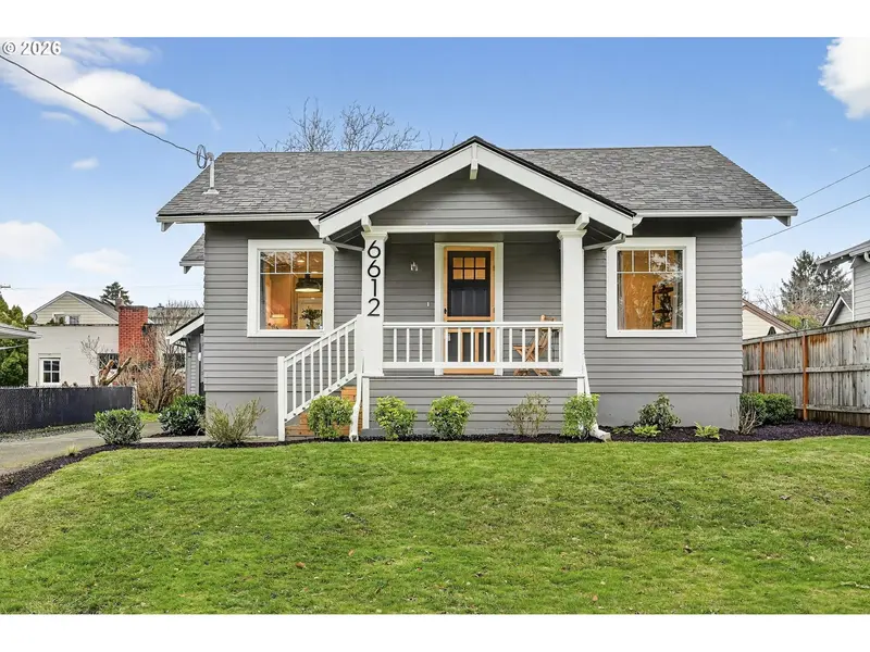 6612 SE TAGGART ST, Portland, OR 97206