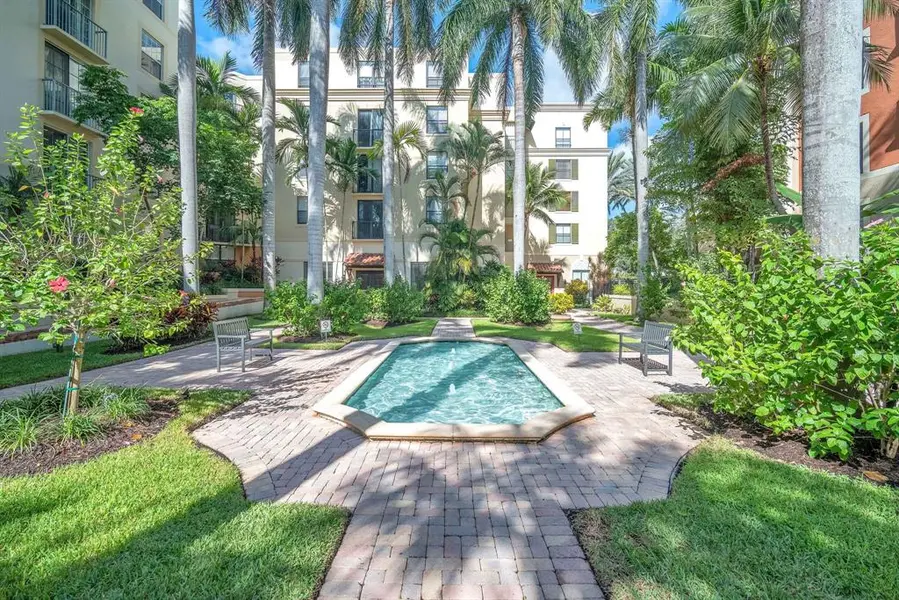 630 S Sapodilla Ave #407, West Palm Beach, FL 33401