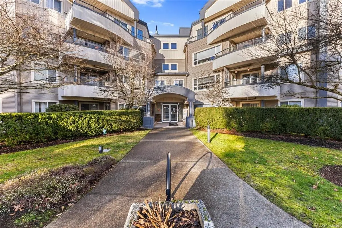 Nanaimo, BC V9S 2H6,770 Poplar St #211