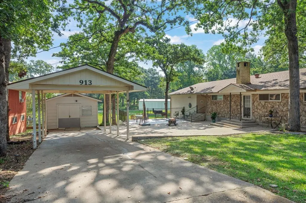 Tool, TX 75143,913 Doe Run Road