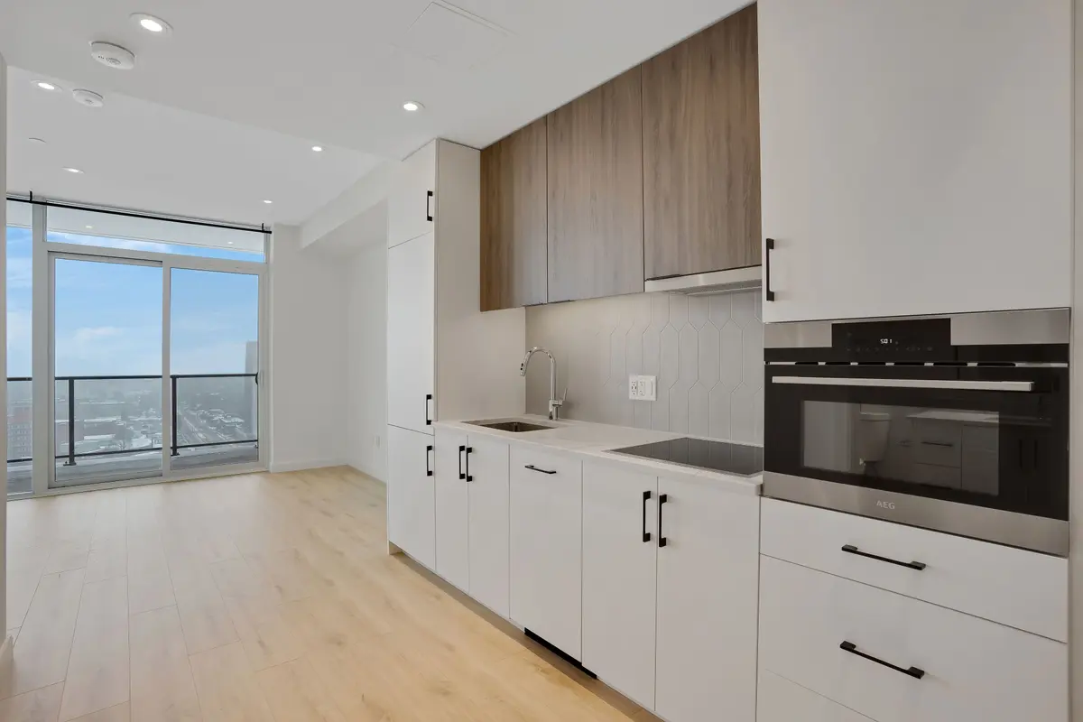 741 King ST W #1809, Kitchener, ON N2G 0E9