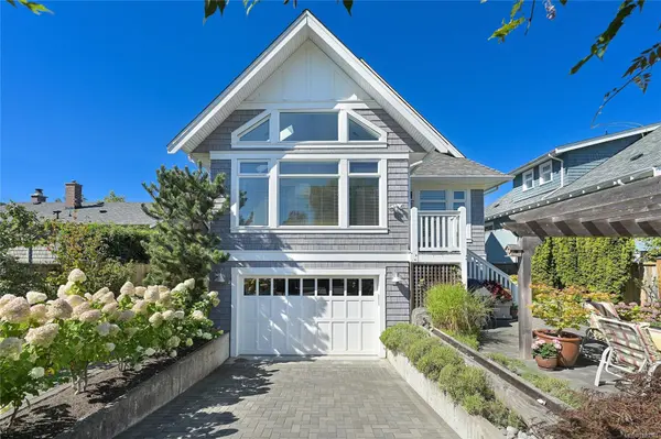 Oak Bay, BC V8R 5E7,2443 Florence St