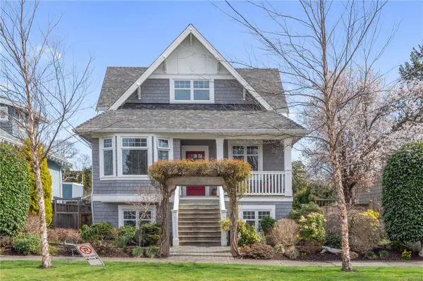 Oak Bay, BC V8R 5E7,2443 Florence St