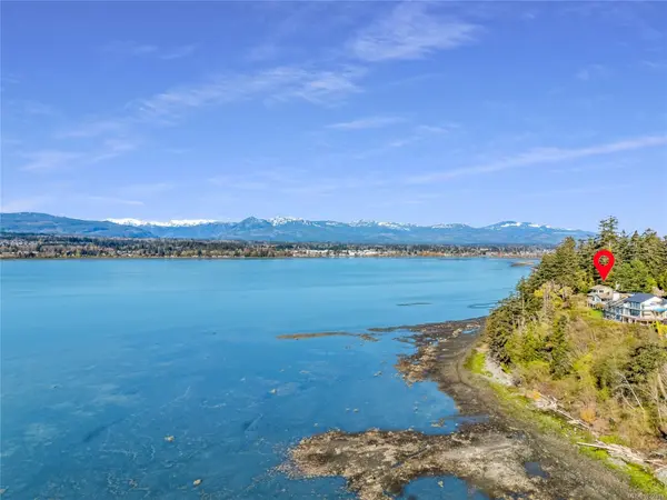 Comox, BC V9M 1C6,145 Manor Pl