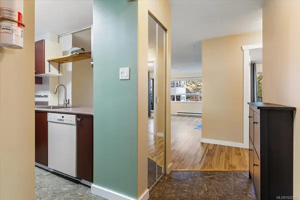 Nanaimo, BC V9S 2H6,770 Poplar St #211