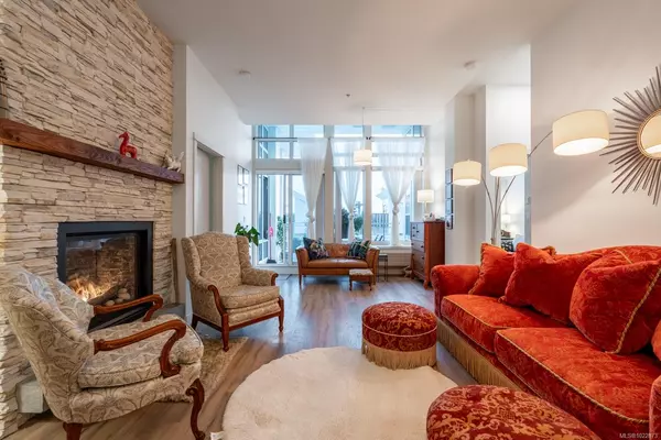 38 Front St #110, Nanaimo, BC V9R 0B8