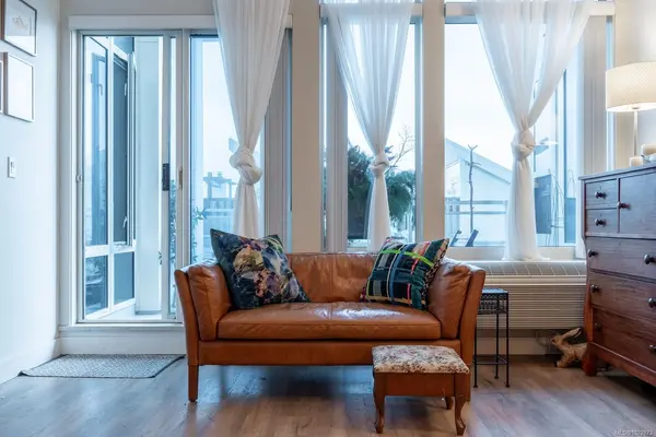 Nanaimo, BC V9R 0B8,38 Front St #110