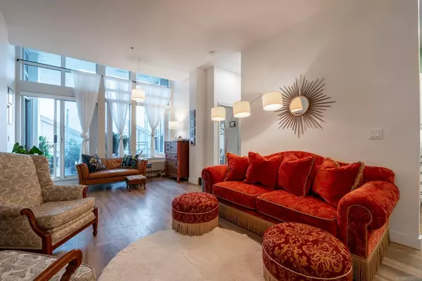 Nanaimo, BC V9R 0B8,38 Front St #110