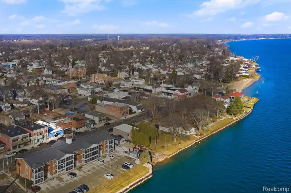 152 S Water ST S, Marine City, MI 48039