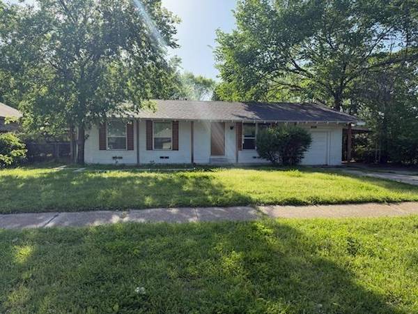 317 Campus Drive,  Dallas,  TX 75217