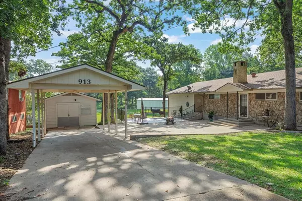 913 Doe Run Road, Tool, TX 75143