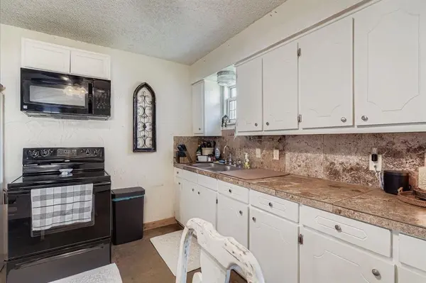 Reno, TX 76082,1305 Hutchins Lane