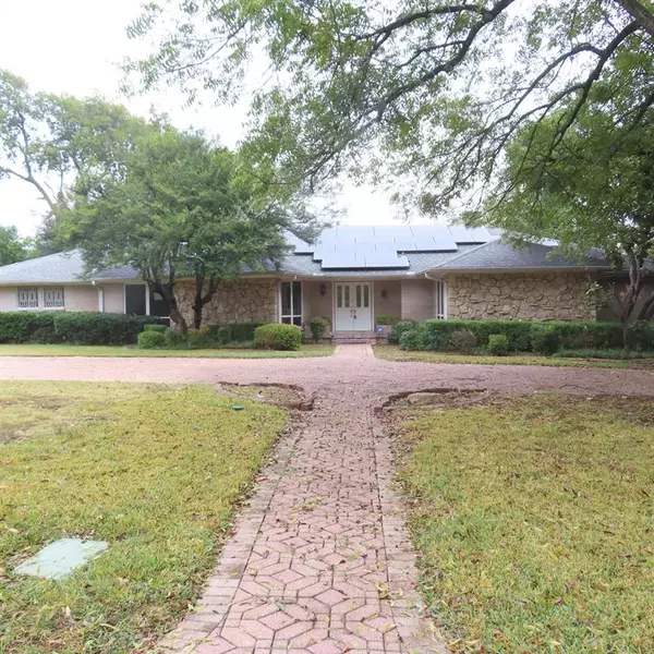 Dallas, TX 75254,14214 Edgecrest Drive