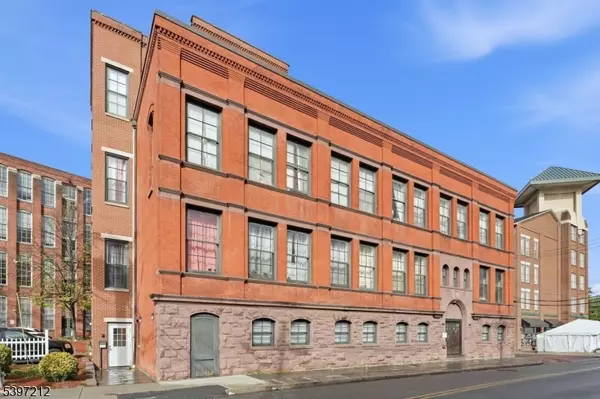 Paterson City, NJ 07501,19 Market #205