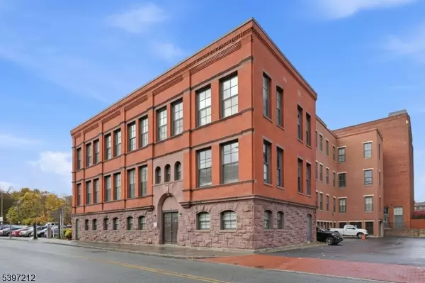 Paterson City, NJ 07501,19 Market #205