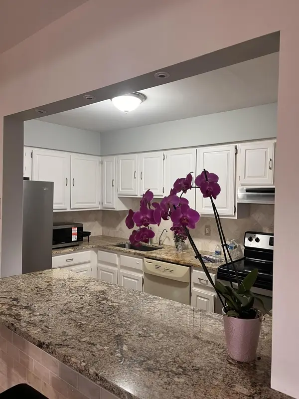 Farmington Hills, MI 48334,30445 W 14 Mile RD #59