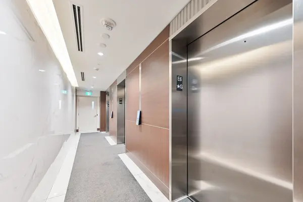 Toronto C15, ON M2K 0H1,85 McMahon DR #Ph3808