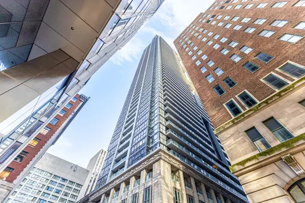 Toronto C01, ON M5H 4E8,70 Temperance ST #2501