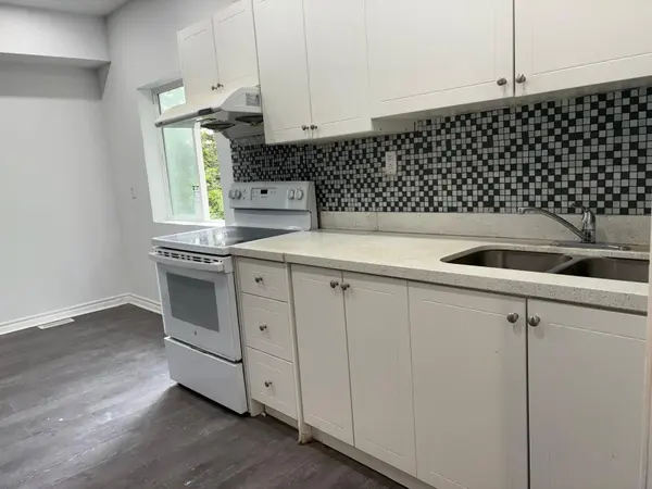 Toronto E08, ON M1M 3A4,35 Duncombe BLVD #2B