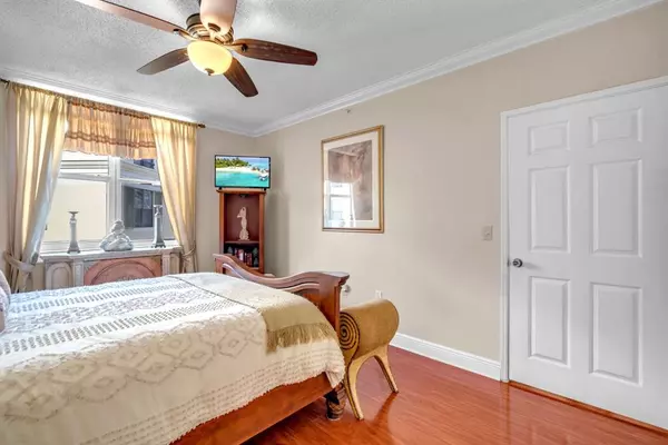 West Palm Beach, FL 33401,630 S Sapodilla Ave #407