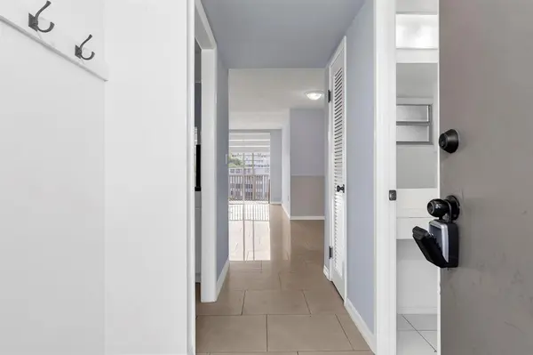 Miami, FL 33179,1690 NE 191st St #405-1