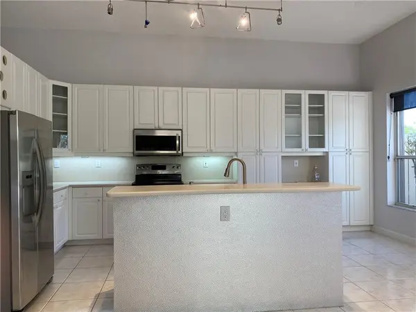 Hollywood, FL 33019,1940 Sweetbay Way