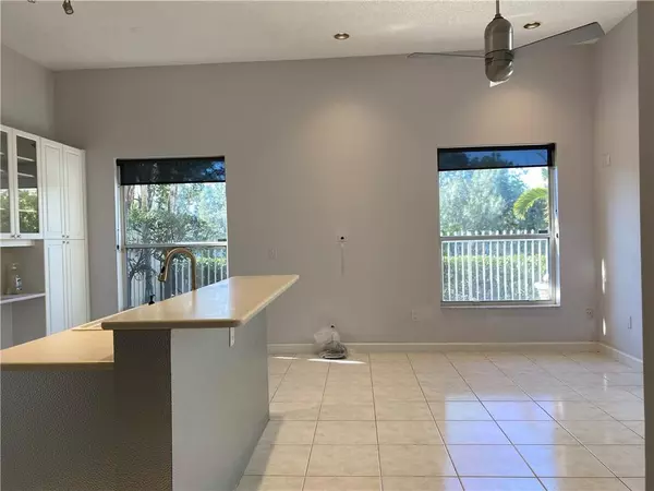 Hollywood, FL 33019,1940 Sweetbay Way