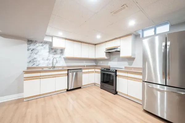 Richmond Hill, ON L4E 2W7,51 Blyth ST #Basement