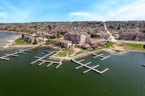 Penetanguishene, ON L9M 2H3,4 BECK BLVD #6