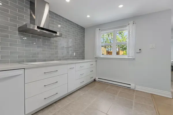 Mississauga, ON L4Y 3X7,3040 Constitution BLVD #130