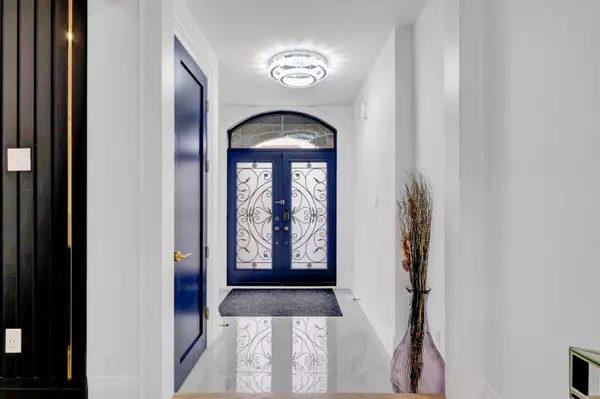 Brampton, ON L6R 3H6,4 Freshspring DR