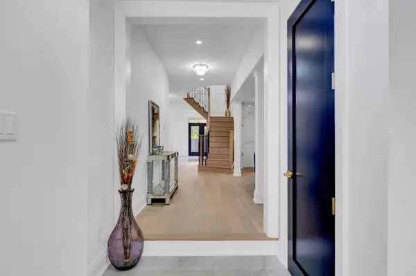 Brampton, ON L6R 3H6,4 Freshspring DR