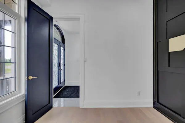 Brampton, ON L6R 3H6,4 Freshspring DR