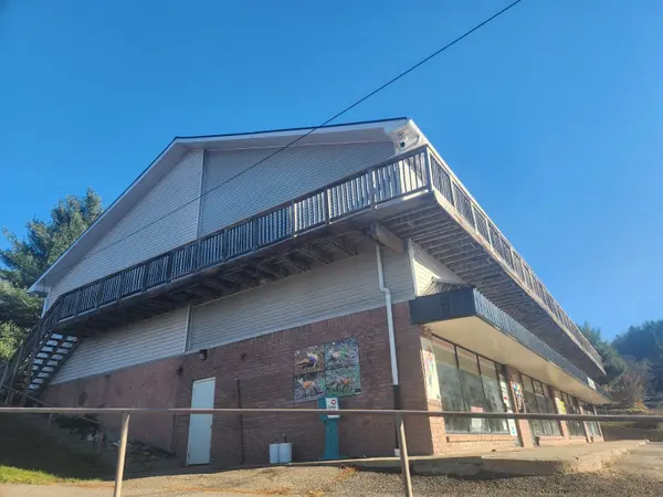 Bancroft, ON K0L 1C0,17 Snow RD #1